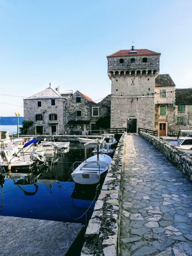 Pelivan Apartments Kastela Exterior photo